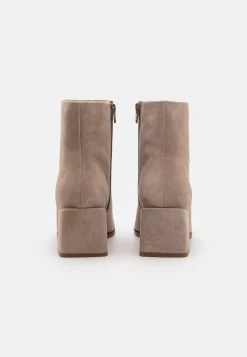 Zign Leather - Korte Laarzen - Beige 9 Zign Leather - Korte Laarzen - Beige -Zign 9813142a34744542aa1ba6ccf4d1daaa