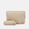 Zign Set - Laptoptas - Beige -Zign dea59fa655b048149d0e7d417c370556